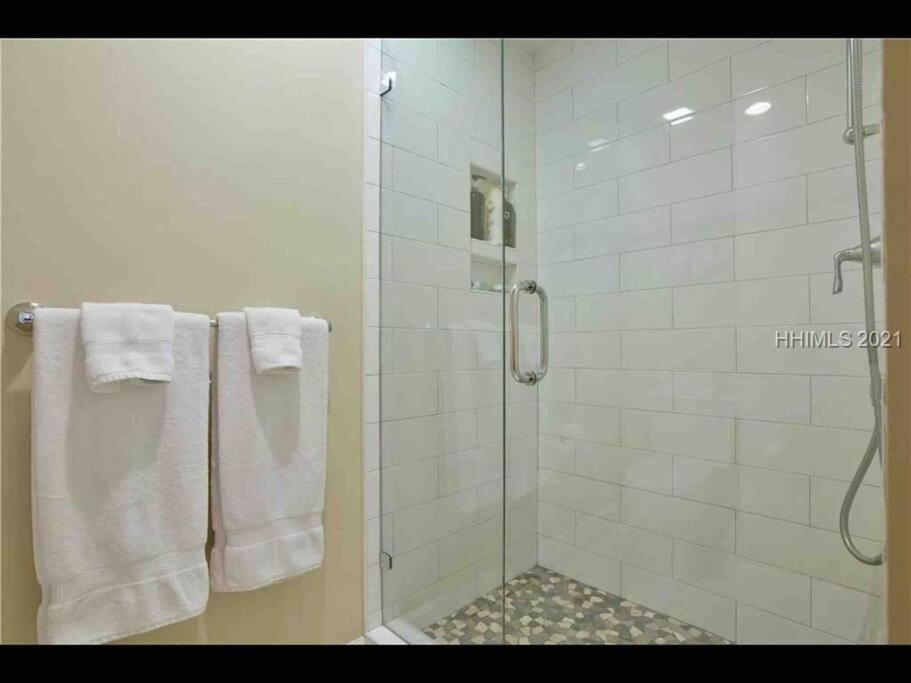 In The Heart Of Harbour Town 2Br 2Ba Pool Access Close To Beach Хилтон-Хед-Айленд Экстерьер фото