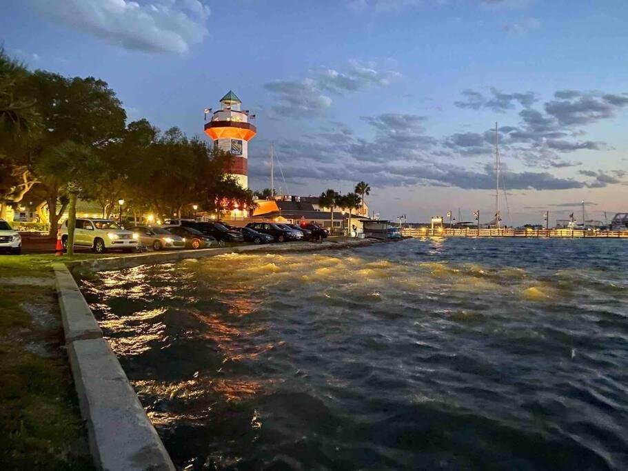 In The Heart Of Harbour Town 2Br 2Ba Pool Access Close To Beach Хилтон-Хед-Айленд Экстерьер фото