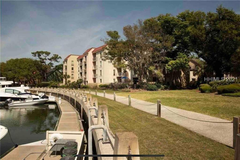 In The Heart Of Harbour Town 2Br 2Ba Pool Access Close To Beach Хилтон-Хед-Айленд Экстерьер фото